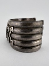 1930s Navajo Fred Harvey Silver Cerrillos Turquoise Stamped Arrow Cuff Bracelet - Additional view 5