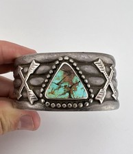 1930s Navajo Fred Harvey Silver Cerrillos Turquoise Stamped Arrow Cuff Bracelet - Additional view 6