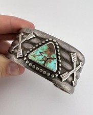 1930s Navajo Fred Harvey Silver Cerrillos Turquoise Stamped Arrow Cuff Bracelet - Additional view 7