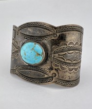 1940s Fred Harvey Navajo Sterling Silver Turquoise Stamped WIDE Cuff Bracelet - Additional view 2