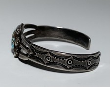 NAVAJO SILVER KINGMAN TURQUOISE & STAMPWORK BRACELET Vintage FRED HARVEY - Additional view 4