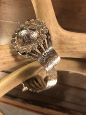 VINTAGE FRED HARVEY ERA NAVAJO DOMED/CONCHO  SILVER CUFF BRACELET  45.4 G - Additional view 1