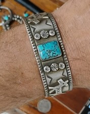Early Fred Harvey Era NAVAJO Spiderweb TURQUOISE Sterling DOG Cuff Bracelet - Additional view 2