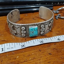 Early Fred Harvey Era NAVAJO Spiderweb TURQUOISE Sterling DOG Cuff Bracelet - Additional view 4