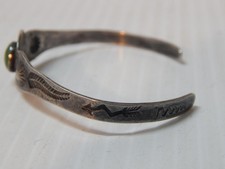 VINTAGE NAVAJO INDIAN FRED HARVEY STERLING SILVER SMALL WRIST SIZE BRACELET - Additional view 2