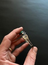 Fred Harvey Navajo Sterling Silver Repoussé Cuff Bracelet Old Green Turquoise - Additional view 2