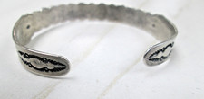 FRED HARVEY ERA IH COIN SILVER & TURQUOISE CUFF BRACELET - APPLIED ARROWS - Additional view 2
