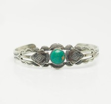 Vintage sterling silver turquoise stamping Fred Harvey Era cuff bracelet - Additional view 1