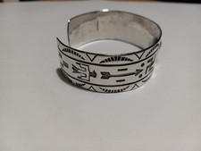 Vintage FRED HARVEY ERA Navajo WHIRLING LOG ARROW THUNDERBIRD Silver Cuf Bacelet - Additional view 2