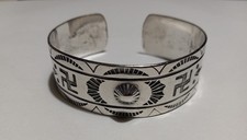 Vintage FRED HARVEY ERA Navajo WHIRLING LOG ARROW THUNDERBIRD Silver Cuf Bacelet