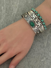 Vintage FRED HARVEY ERA Navajo WHIRLING LOG REPOUSSE/FLUTED Silver Bracelet - Additional view 5