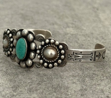Vintage FRED HARVEY ERA NAVAJO Turquoise CONCHO Scalloped Sterling Bracelet 7 in - Additional view 3