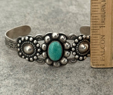 Vintage FRED HARVEY ERA NAVAJO Turquoise CONCHO Scalloped Sterling Bracelet 7 in - Additional view 8