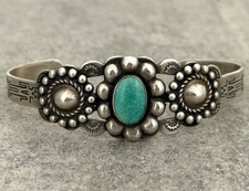 Vintage FRED HARVEY ERA NAVAJO Turquoise CONCHO Scalloped Sterling Bracelet 7 in