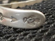 FRED HARVEY ERA MAISELS Navajo THUNDERBIRD Scalloped Sterling Tooled Bracelet - Additional view 3