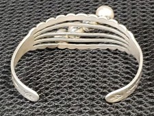 FRED HARVEY ERA MAISELS Navajo THUNDERBIRD Scalloped Sterling Tooled Bracelet - Additional view 5