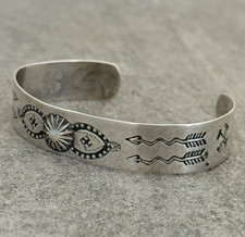 Vintage FRED HARVEY ERA Navajo WHIRLING LOG REPOUSSE/FLUTED Silver Bracelet 6.75 - Additional view 3