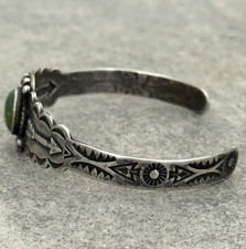 OLD FRED HARVEY ERA Navajo ARROWS Turquoise Scalloped Silver Bracelet 6.75 in - Additional view 5