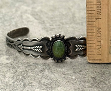 OLD FRED HARVEY ERA Navajo ARROWS Turquoise Scalloped Silver Bracelet 6.75 in - Additional view 12