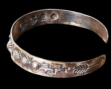 Fred Harvey Era Sterling Horse Corn Arrows Vintage Cuff Bracelet - Additional view 2