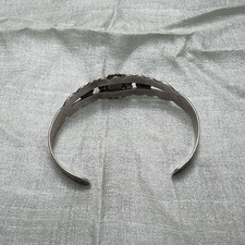 Navajo Fred Harvey Era Turquoise Sterling Silver Stamped Arrow Cuff Bracelet - Additional view 3