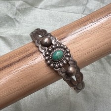 Navajo Fred Harvey Era Turquoise Sterling Silver Stamped Arrow Cuff Bracelet - Additional view 4