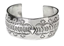 Vincent Platero? Fred Harvey? Navajo Heavy Sterling Silver Bracelet Repousse - Additional view 13