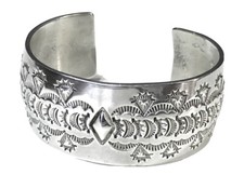 Vincent Platero? Fred Harvey? Navajo Heavy Sterling Silver Bracelet Repousse - Additional view 3