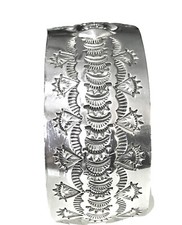 Vincent Platero? Fred Harvey? Navajo Heavy Sterling Silver Bracelet Repousse - Additional view 6