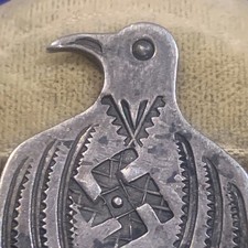 VINTAGE FRED HARVEY 1930'S NAVAJO THUNDERBIRD/WHIRLING LOGS SYMBOL SLVER PIN - Additional view 2