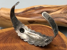 VINTAGE OLD PAWN FRED HARVEY ERA STERLING HAND TOOLED ARROW STAMP CUFF BRACELET - Additional view 6