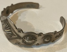 Fred Harvey Era Navajo Native Sterling Silver Concho Stamped Cuff Bracelet - Additional view 3