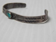 WHIRLING LOGS VINTAGE NAVAJO INDIAN HARVEY INGOT STERLING SILVER SML BRACELET - Additional view 5