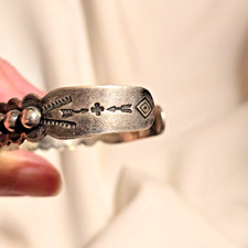 FRED HARVEY ERA 1940s-50s 14-DOME SCALLOPED & STAMPED CUFF BRACELET; RARE - Additional view 4