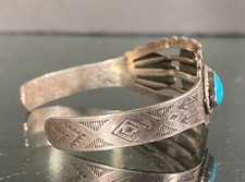 Vintage Fred Harvey Era Navajo 3-Stone Turquoise Sterling Silver Cuff Bracelet - Additional view 14