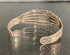 Vintage Fred Harvey Era Navajo 3-Stone Turquoise Sterling Silver Cuff Bracelet - Additional view 7