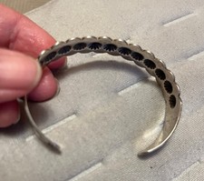 Vintage Sterling Silver Navajo Fred Harvey Era Repousee & Stamped Cuff Bracelet - Additional view 4