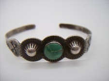 Vintage Navajo Fred Harvey Era GREEN Turquoise Sterling Silver Bracelet - Additional view 1
