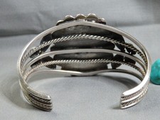 Fred Harvey Era NAVAJO Natural HACHITA TURQUOISE Repousse COIN Silver Bracelet - Additional view 7