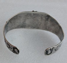 FRED HARVEY Era Navajo Turquoise (Cerrillos) Hammered Coin Silver Bracelet - Additional view 6