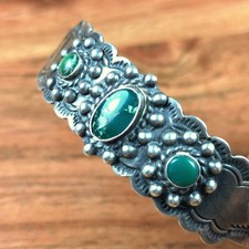 Fred Harvey Era Turquoise Arrow Navajo Stamped  Sterling Silver Bracelet Cuff - Additional view 3