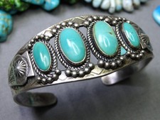 Fred Harvey Era NAVAJO Natural KINGMAN TURQUOISE Coin SILVER 30g Cuff Bracelet