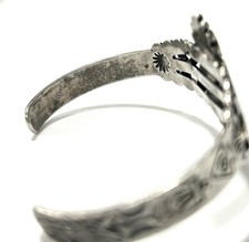 Vintage Fred Harvey Era Native American Turquoise Stamped Arrow Sterling Cuff - Additional view 4
