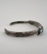 Vintage Fred Harvey Era Zuni Turquoise Sterling Silver 1 Row Cuff Bracelet - Additional view 3