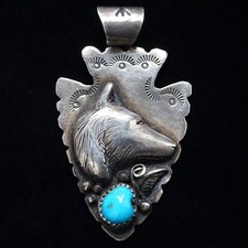 Fred Harvey Era Navajo Sterling Arrowhead Pendant Turquoise Wolf Head Signed W - Additional view 1