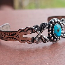 Vintage Fred Harvey Style Sterling Turquoise Arrow Stampwork Cuff Bracelet 14.6g - Additional view 1