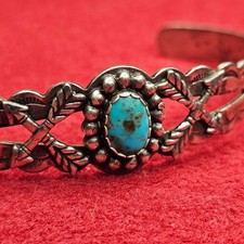 Vintage Fred Harvey Style Sterling Turquoise Arrow Stampwork Cuff Bracelet 14.6g - Additional view 13