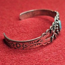 Vintage Fred Harvey Style Sterling Turquoise Arrow Stampwork Cuff Bracelet 14.6g - Additional view 17