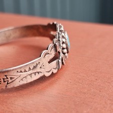 Vintage Fred Harvey Style Sterling Turquoise Arrow Stampwork Cuff Bracelet 14.6g - Additional view 6