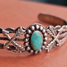 Fred Harvey Style Sterling Water Web Turquoise Cuff Bracelet Arrow Motif 12.91g - Additional view 1